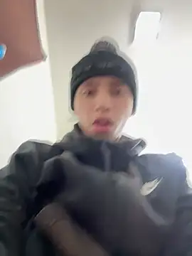 qbaby96 online show from January 24, 2025, 1:14 pm