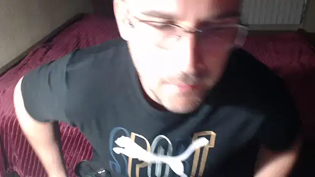 Snapshot of Sanderx chatting on March 20, 2025, 8:19 pm Sanderx online show from March 20, 2025, 8:19 pm