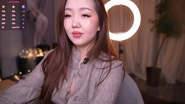 Snapshot of Amelyisthatyou chatting on April 18, 2026, 3:54 am Amelyisthatyou online show from April 18, 2026, 3:54 am