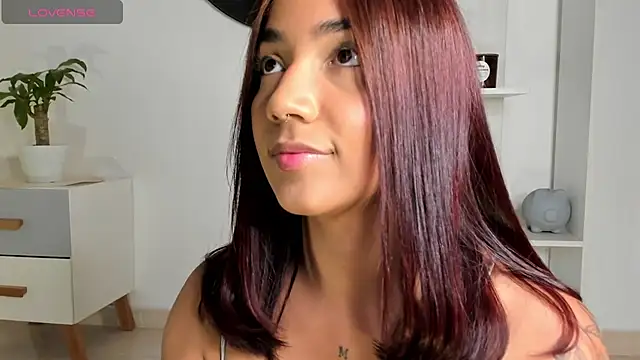 martina roldam online show from December 30, 2024, 11:38 pm