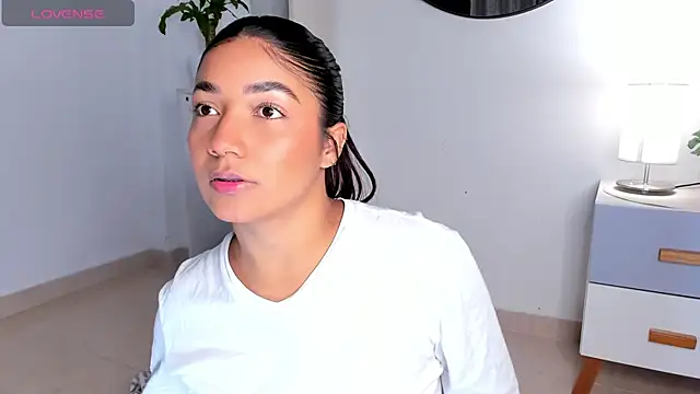 martina roldam online show from January 15, 2025, 1:02 am