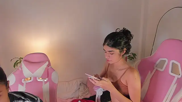 martina roldam online show from September 26, 2025, 2:37 am