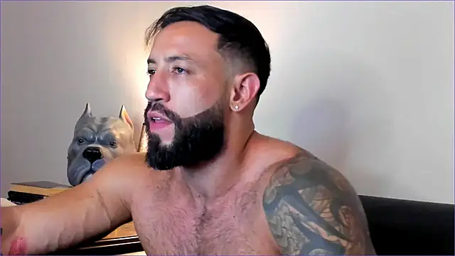 Snapshot of BradLeon_ chatting on September 24, 2025, 11:52 pm BradLeon online show from September 24, 2025, 11:52 pm