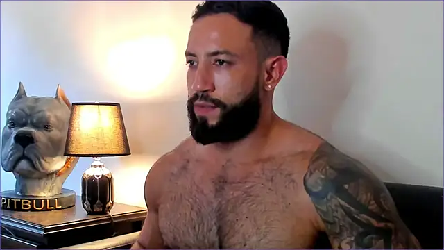 Snapshot of BradLeon_ chatting on October 14, 2025, 7:14 pm BradLeon online show from October 14, 2025, 7:14 pm