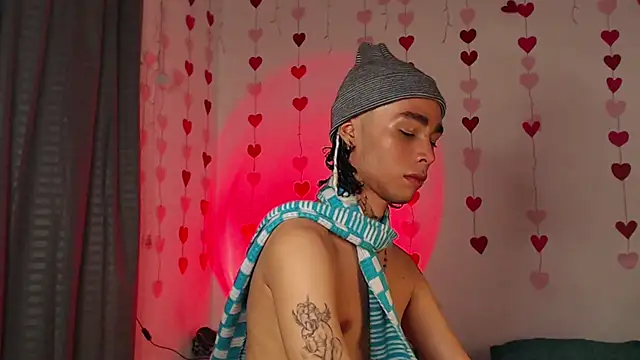 seven7xis online show from February 18, 2025, 4:58 am