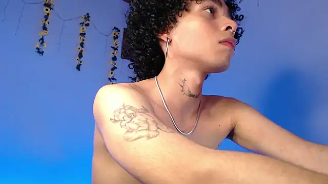 seven7xis online show from March 13, 2025, 4:38 am