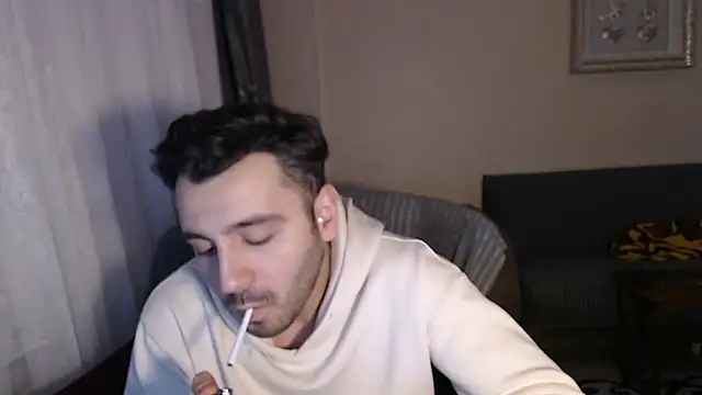 handsomeee04 online show from November 14, 2025, 10:29 pm