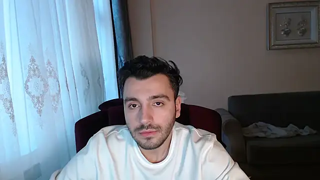 handsomeee04 online show from December 20, 2025, 5:47 am