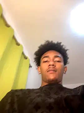 Boy cock18 online show from November 30, 2025, 9:46 am