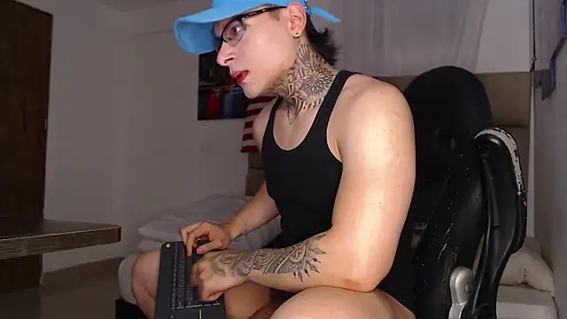 DennisWalkerr online show from March 20, 2025, 12:19 am