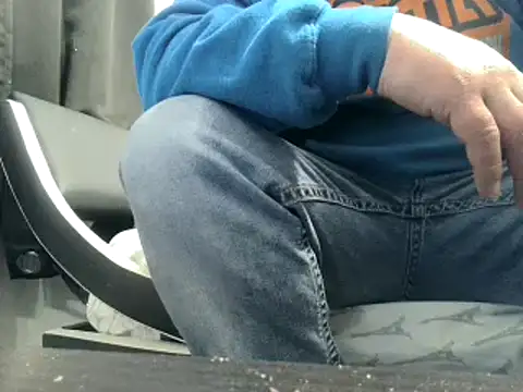 party51502 online show from February 5, 2025, 12:06 pm