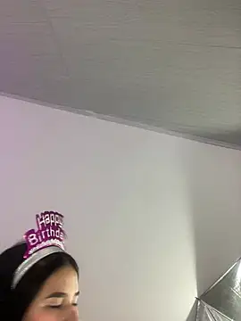 mia18 queen online show from December 21, 2024, 2:41 am