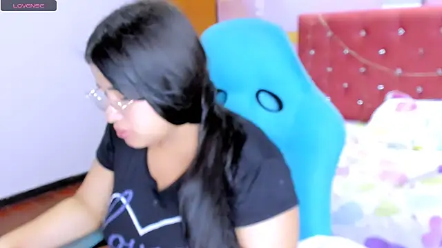 mia18 queen online show from December 30, 2024, 9:37 am