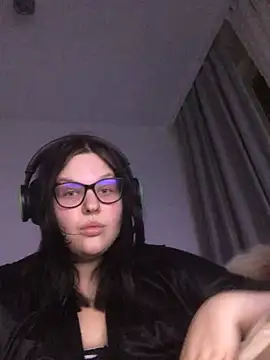 Charlotte Ros online show from December 23, 2024, 6:05 pm