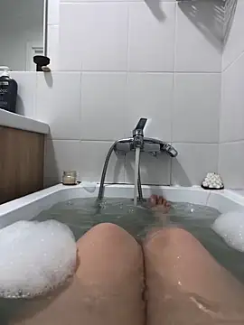 Charlotte Ros online show from February 20, 2025, 3:52 pm