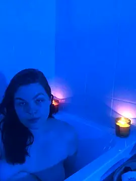 Charlotte Ros online show from March 12, 2025, 12:15 pm