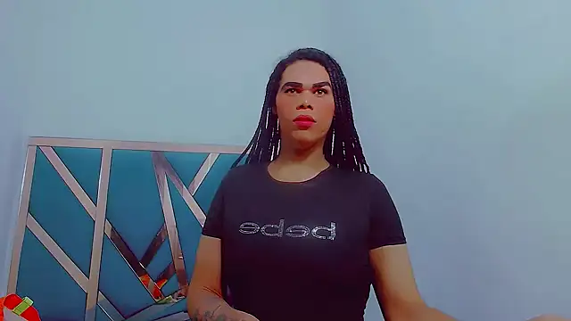 Snapshot of fox_naughty_violet chatting on November 7, 2025, 7:47 pm fox naughty violet online show from November 7, 2025, 7:47 pm