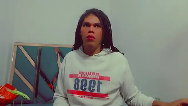 Snapshot of fox_naughty_violet chatting on November 28, 2025, 7:38 pm fox naughty violet online show from November 28, 2025, 7:38 pm