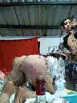 Snapshot of crazysex095 chatting on December 31, 2024, 2:29 am crazysex095 online show from December 31, 2024, 2:29 am