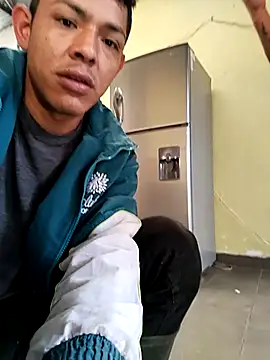 Snapshot of crazysex095 chatting on February 6, 2025, 12:16 pm crazysex095 online show from February 6, 2025, 12:16 pm