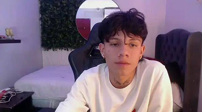 andy dan18 online show from February 24, 2025, 8:47 pm