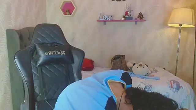 andy dan18 online show from November 11, 2025, 4:07 pm