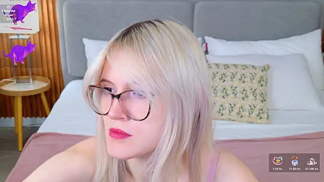 NellieLoyns online show from November 19, 2025, 5:13 pm