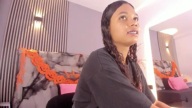 GysellHanson online show from October 28, 2025, 11:25 am