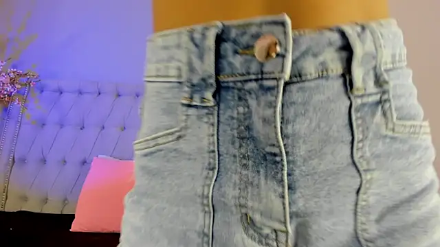 GysellHanson online show from November 30, 2025, 11:36 am