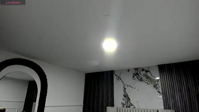 LolaAngellx online show from May 8, 2026, 8:03 pm
