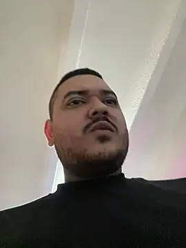 El Titan1998 online show from February 7, 2025, 3:41 pm