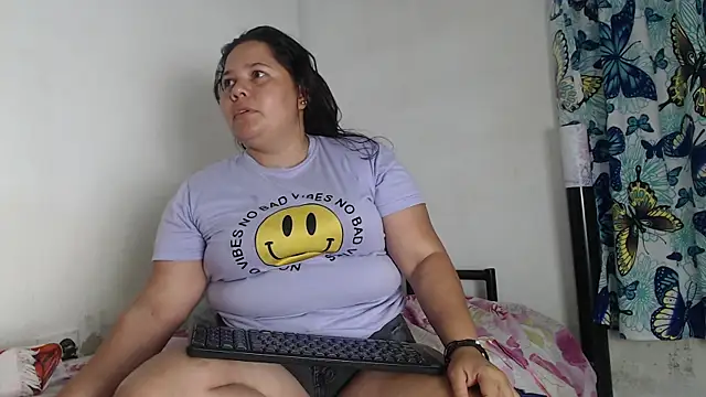 kariragapeass18 online show from January 5, 2025, 4:06 pm