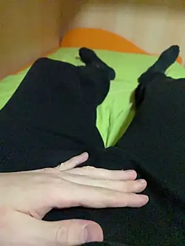 Snapshot of Dvddd chatting on December 18, 2025, 3:51 pm Dvddd online show from December 18, 2025, 3:51 pm