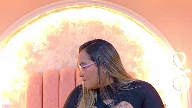 MiaLaurents online show from March 4, 2026, 3:12 am