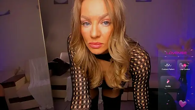 Oliva Candy online show from June 3, 2026, 6:57 pm
