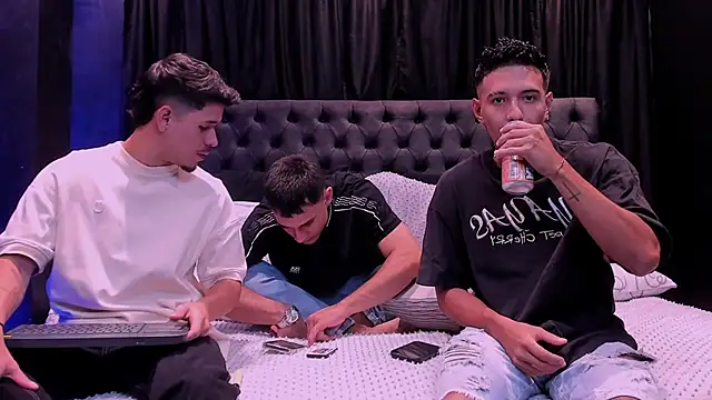 hell twink online show from April 22, 2026, 3:35 pm
