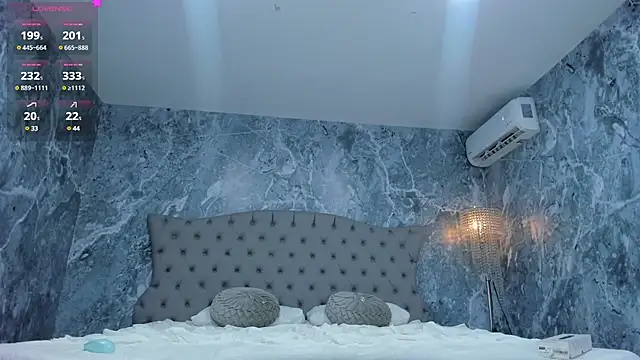 LucyLovelyy online show from February 12, 2025, 7:02 am