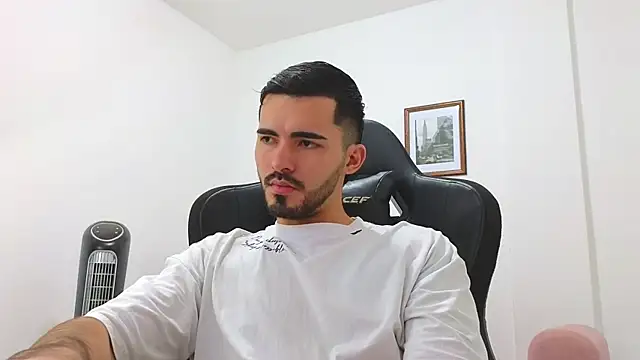 Massimoo 07 online show from January 7, 2025, 8:52 pm