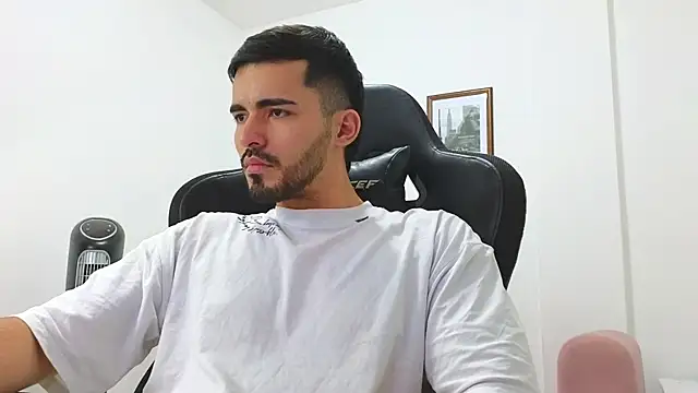 Massimoo 07 online show from January 7, 2025, 11:56 pm