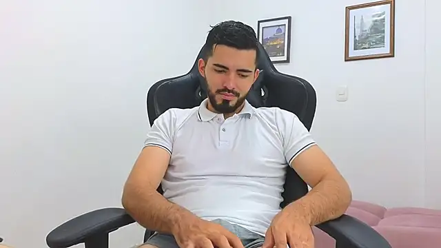 Massimoo 07 online show from February 3, 2025, 7:10 pm