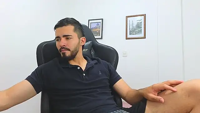 Massimoo 07 online show from February 5, 2025, 7:42 pm