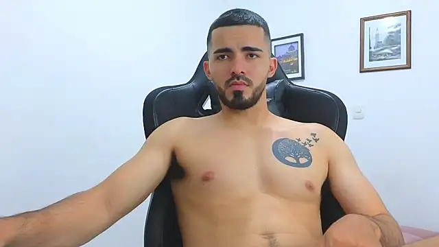 Massimoo 07 online show from February 26, 2025, 10:42 pm