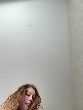 AndreaMood online show from December 21, 2025, 1:24 am