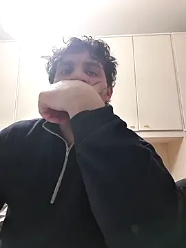 michemichemiche8 online show from February 26, 2025, 5:07 pm