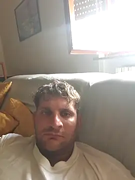 michemichemiche8 online show from September 10, 2025, 1:33 pm