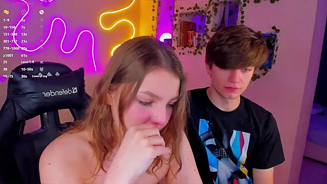 RobertAndLinela online show from January 11, 2025, 4:46 pm