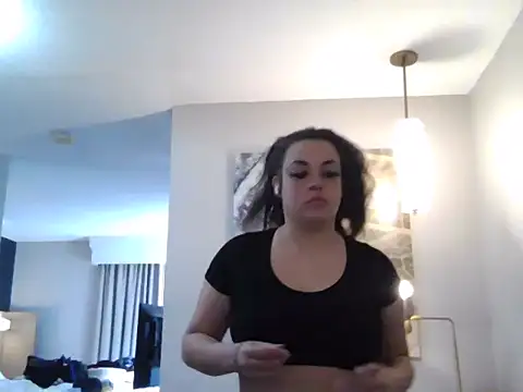 Snapshot of StephanieDaBeauty chatting on February 2, 2025, 3:07 pm StephanieDaBeauty online show from February 2, 2025, 3:07 pm