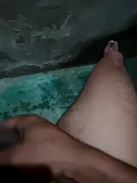 yaxom33 online show from March 28, 2026, 12:43 am