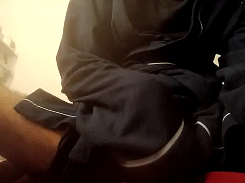 Snapshot of rominoucoquin chatting on February 27, 2026, 12:10 am rominoucoquin online show from February 27, 2026, 12:10 am