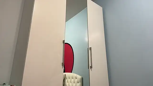 yunasuka online show from March 27, 2026, 2:28 pm